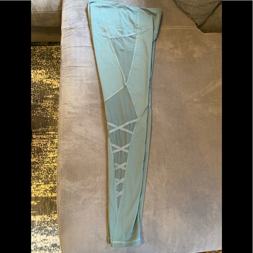 Victoria's Secret SPORT Knockout Pocket Tight Leggings Green Criss Cross